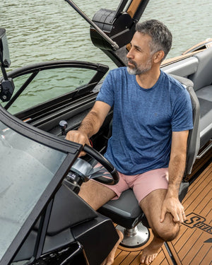 Camiseta Performance azul jaspe antiarrugas para hombre marca DANTE tallaje regular fit foto lifestyle1