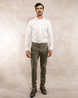 Full-body photo of men's light green stretch chino pants by DANTE.