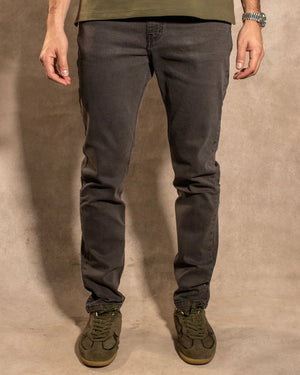 Jean Elástico Gris Oscuro para hombre marca DANTE ajustado foto
modelo