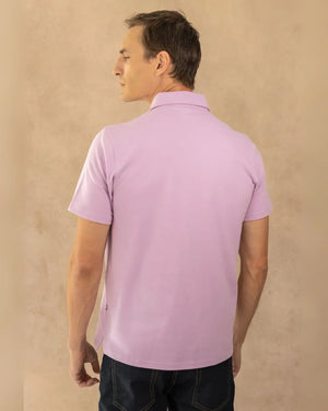 Polo Antimanchas Cuello Rígido Lila marca DANTE tallaje regular fit foto espalda