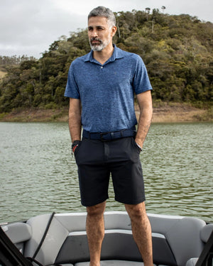 Polo Performance Antiarrugas Azul jaspe para hombre marca DANTE tallaje regular fit foto lifestyle