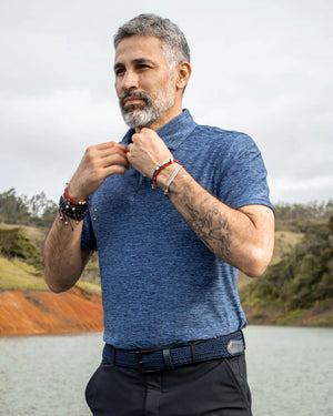 Polo Performance Antiarrugas Azul jaspe para hombre marca DANTE tallaje regular fit foto lifestyle1