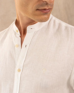 Camisa Lino Blanco Cuello Neru Logo Combinado marca DANTE para hombre regular fit foto cuello 