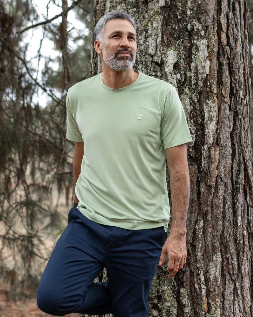 Camiseta antimanchas matcha para hombre marca DANTE tallaje regular fit foto yepes