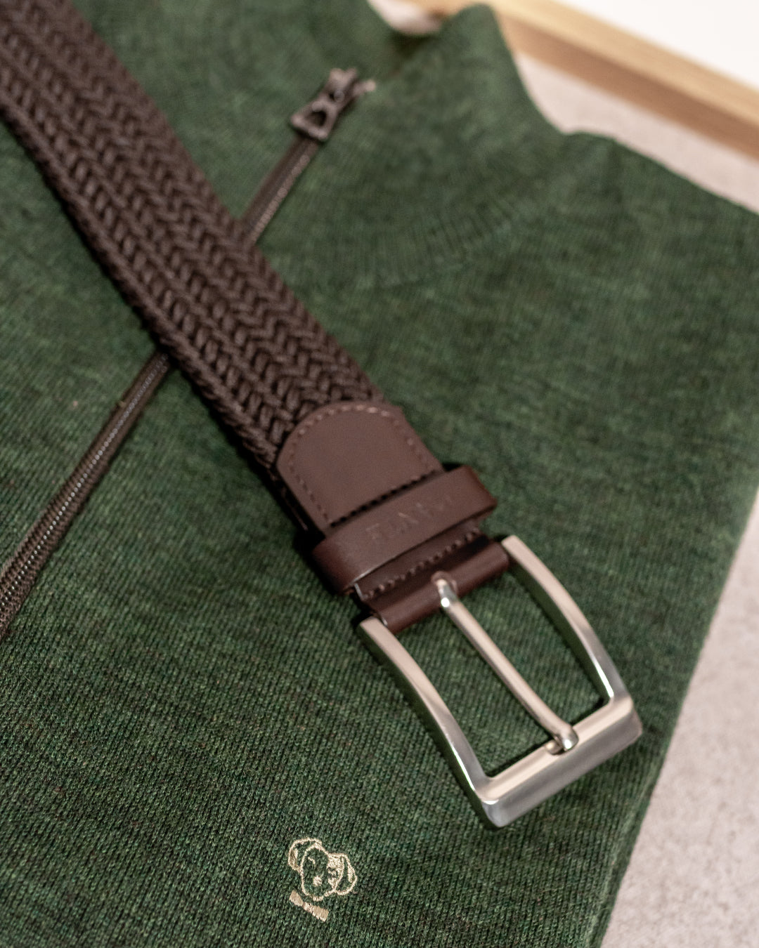 Halfzip Tejido Verde Militar Cuello Redondo para hombre marca DANTE foto close