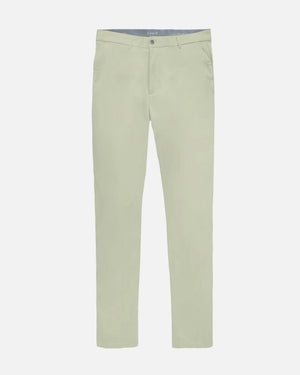 Pantalón performance antimanchas Verde Oliva para hombre marca dante tallaje regular fit foto mockup
